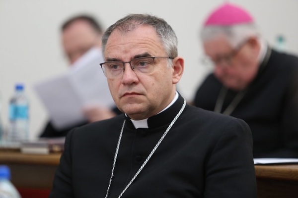 biskup robert chrząszcz